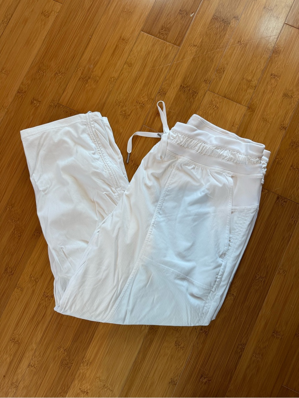 lululemon cropped studio dance Pants white 12